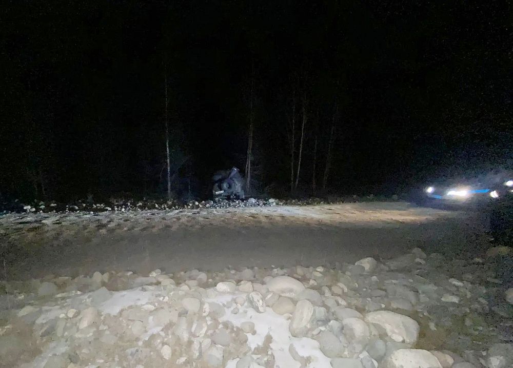 В Бурятии водитель внедорожника врезался в дерево. Пострадали двое В Бурятии водитель внедорожника врезался в дерево. Пострадали двое