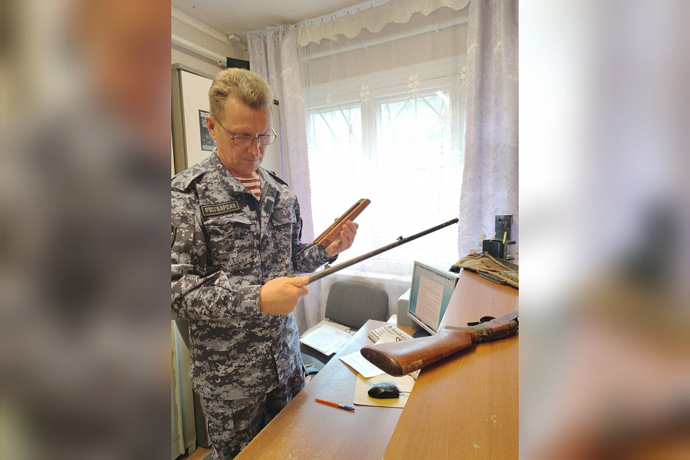 В Бурятии мужчина нашёл на своём охотничьем участке оружие В Бурятии мужчина нашёл на своём охотничьем участке оружие