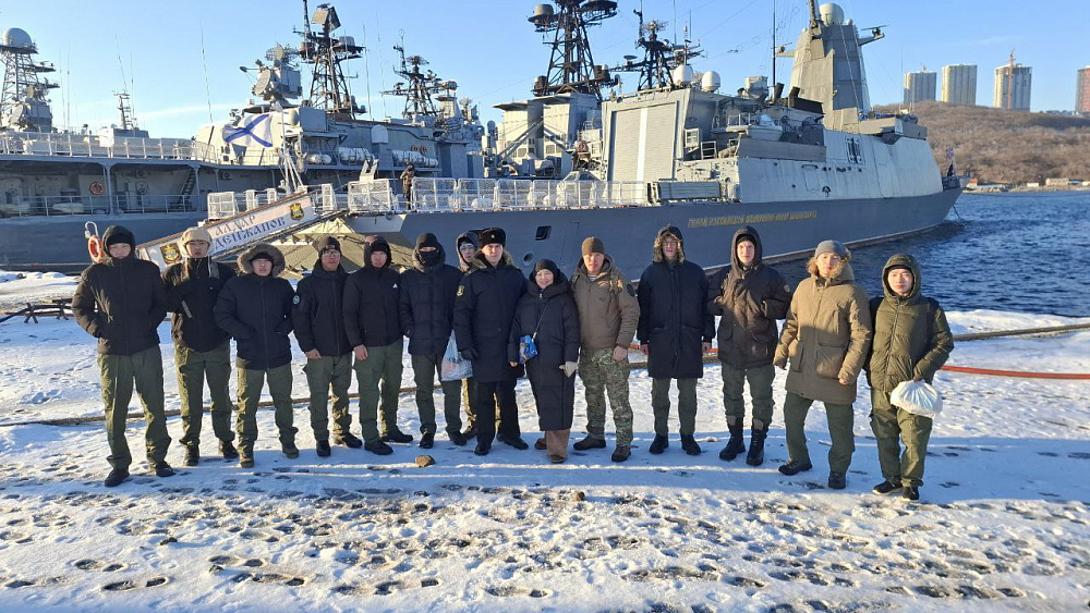 Бурятская делегация посетила корвет «Герой Российской Федерации Алдар Цыденжапов» Бурятская делегация посетила корвет «Герой Российской Федерации Алдар Цыденжапов»