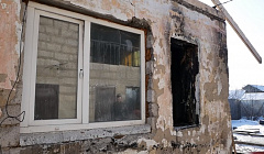 Вернулся с СВО и потерял всё. Боец из Бурятии восстанавливает дом после пожара