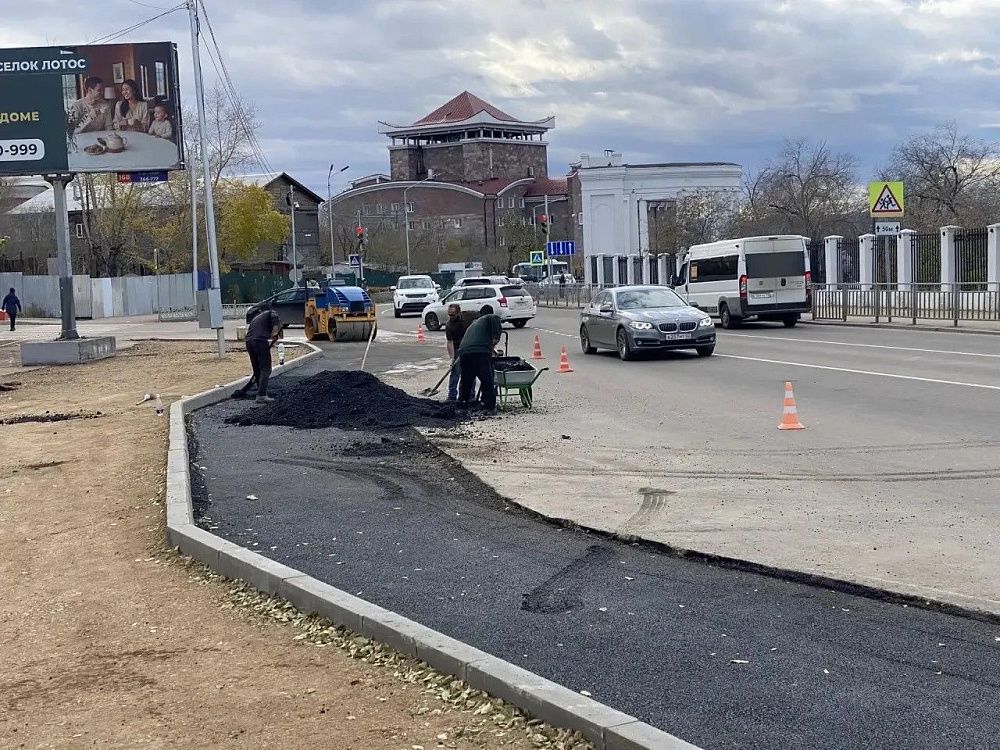 В Улан-Удэ расширили дорогу у Горсада В Улан-Удэ расширили дорогу у Горсада