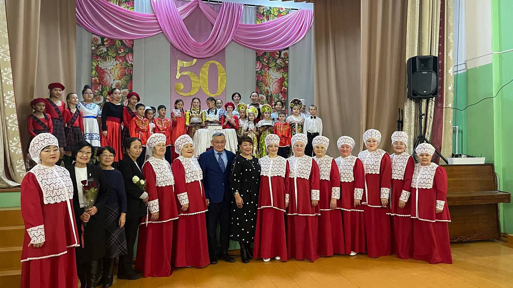 Жители бурятского поселка отметили два юбилея Жители бурятского поселка отметили два юбилея